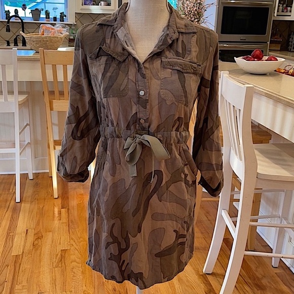 Japna Dresses & Skirts - 💜 5 for $25 or 3 for $18 Japna camouflaged shirt dress